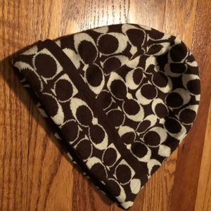 COACH beanie, beautiful condition & very comfy!